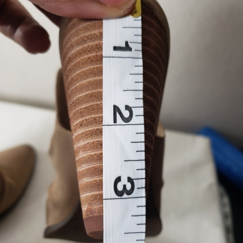 Charles by Charles David Women's Nellie Faux Suede Tan Backless Boots Sz 5.5M - Picture 7 of 10